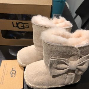 Infant pearl color uggs size 0/1 New